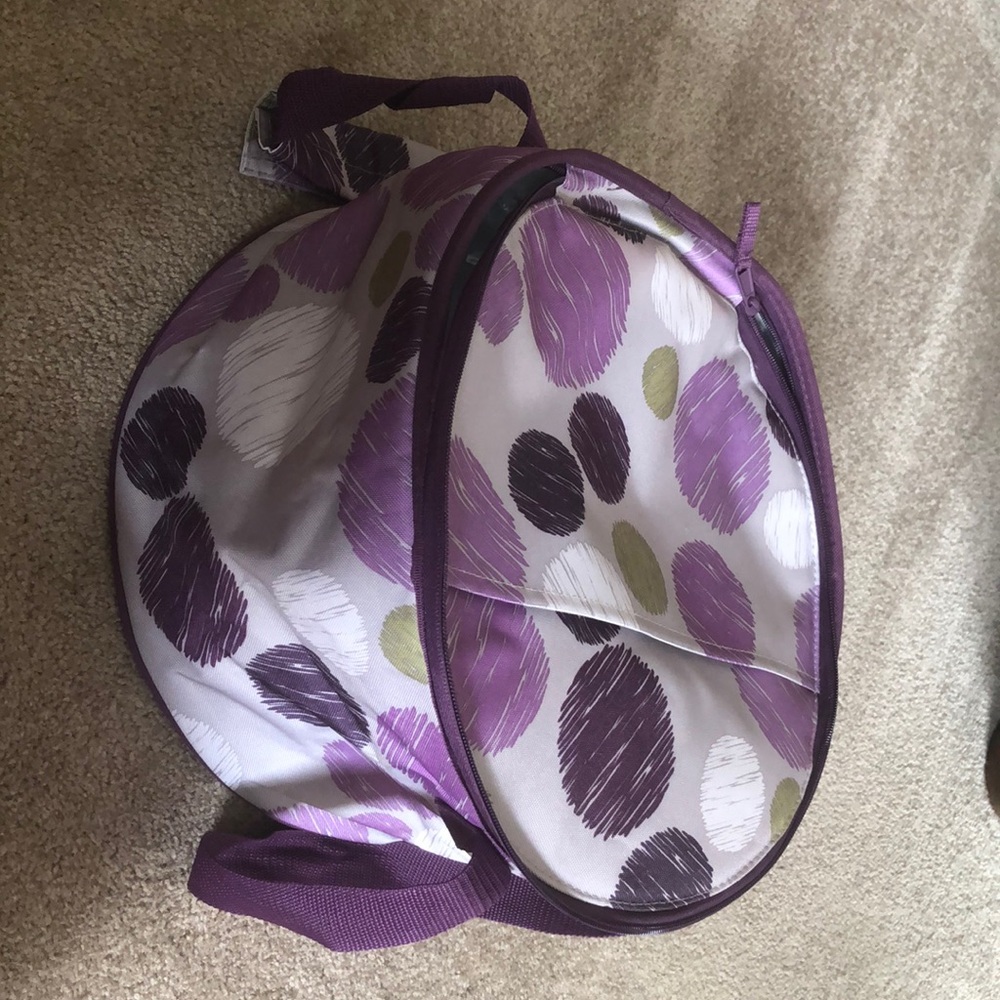 Thirty one round insulated cooler